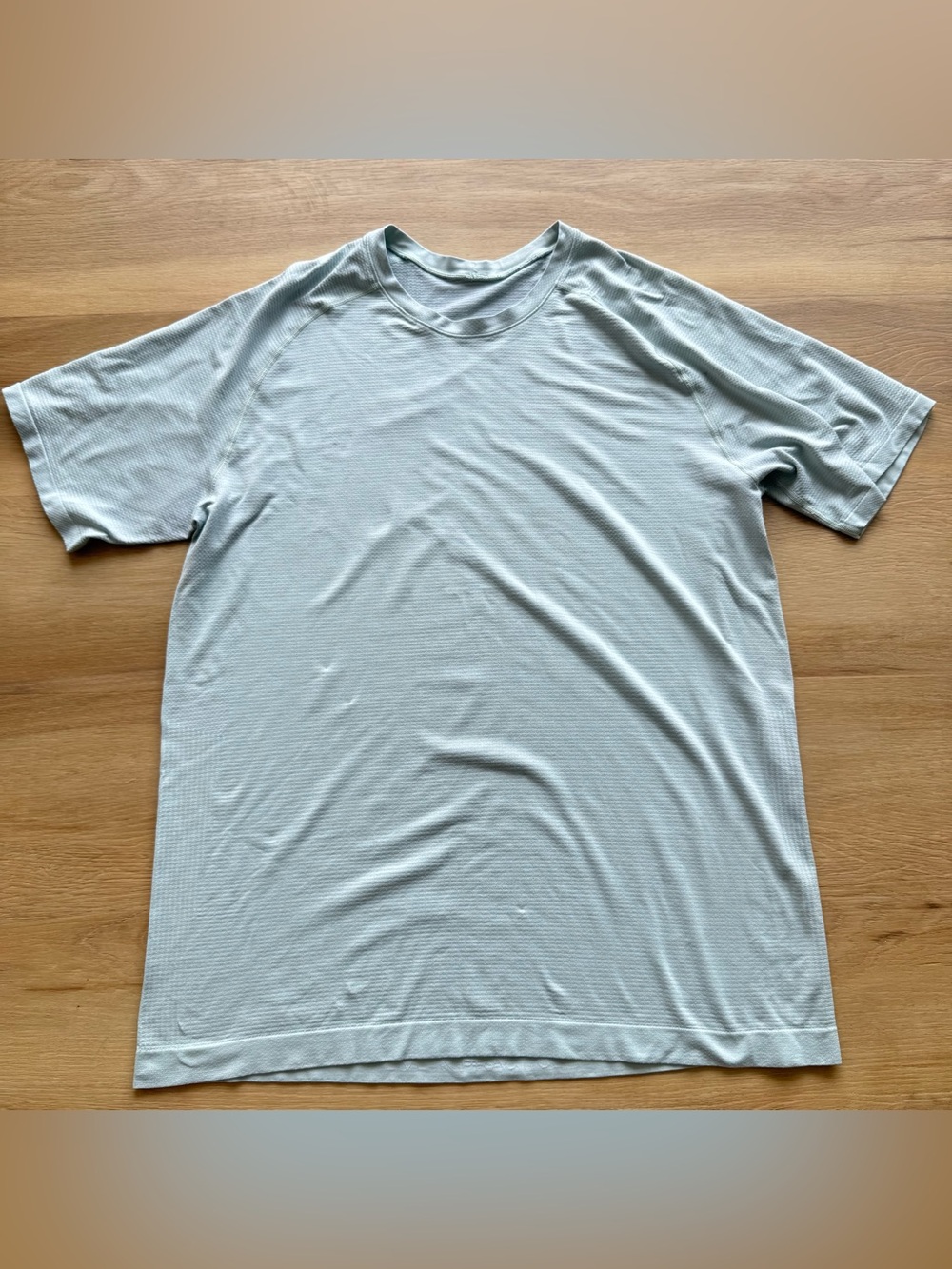 lululemon athletica Men's Crew Tee light blue large short sleeves ribbed logo